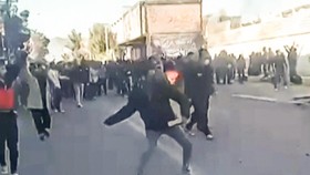 Demonstrasi Berdarah 92 Kota di Iran, 36 Orang Tewas