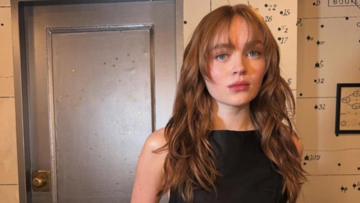 Get The Look: Gaya Viral Sadie Sink dengan Fashion Items Brand Lokal