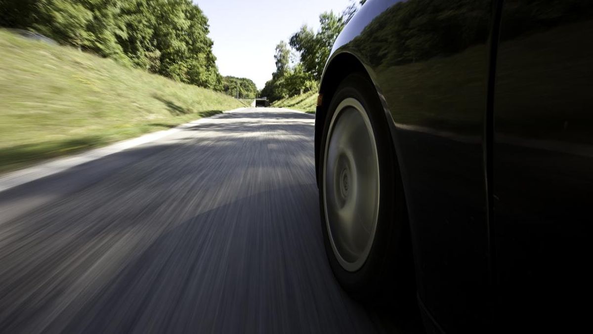 Perusahaan Vacuum Cleaner Bikin Mobil Listrik 0-100 Kpj 1,8 Detik