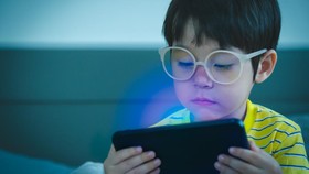 Screen time ideal anak