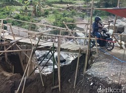 Molor, Pembangunan Jembatan Tegal-Brebes di Sirampog Disetop
