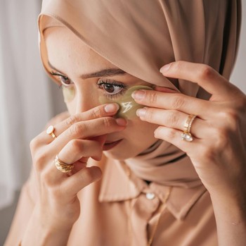 5 Kebiasaan yang Buat Kulit Cepat Keriput dan Kendur di Usia 40-an