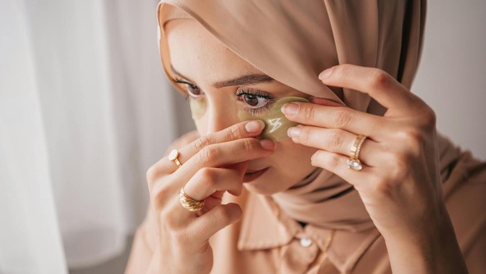 5 Kebiasaan yang Buat Kulit Cepat Keriput dan Kendur di Usia 40-an