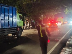 Truk Ngebut Tabrak Pajero Picu Kecelakaan Beruntun di Parepare