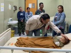 Walkot Rico Jenguk Balita Diduga Korban Peluru Nyasar Imbas Tawuran Belawan