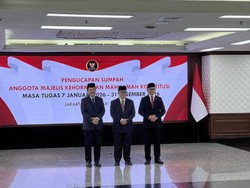 MKMK soal Surat Peringatan ke Anwar Usman: Bukan Sanksi, tapi Mengingatkan