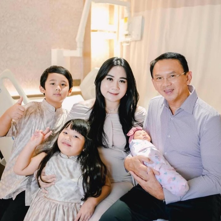 <p>Hari ulang tahun anak selalu jadi momen yang spesial, seperti yang baru-baru ini dirasakan oleh keluarga Basuki Tjahaja Purnama atau yang akrab disapa Ahok. Putranya, Yosafat Abimanyu Purnama, baru saja merayakan ulang tahunnya yang keenam, Bunda. (Foto: Instagram @btpnd)</p>