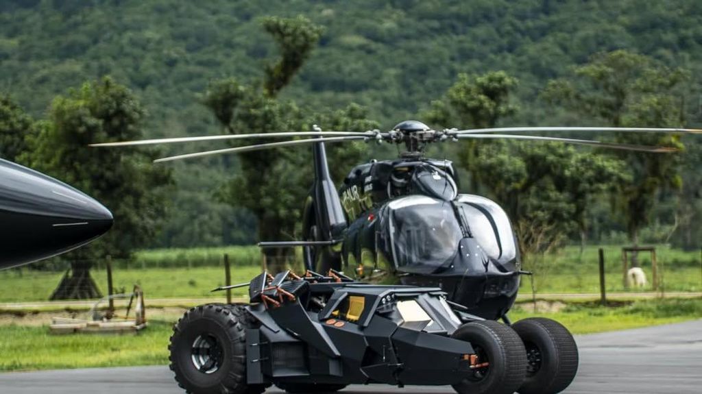 Bukan Supercar, Neymar Pamer Batmobile, Helikopter dan Jet