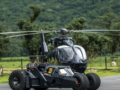 Bukan Supercar, Neymar Pamer Batmobile, Helikopter dan Jet