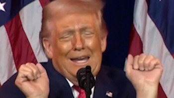 Momen Trump Ejek Atlet Angkat Besi Transgender