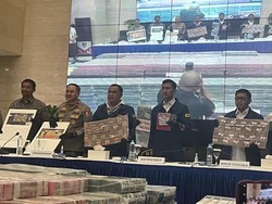 Penampakan Tumpukan Uang dan Aset Rp 96,7 M Kasus Judol Disita Bareskrim