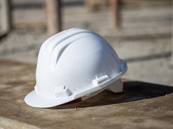 Arti di Balik Warna Helm Proyek