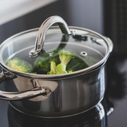 5 Bahan Makanan yang Lebih Baik Dikukus daripada Direbus