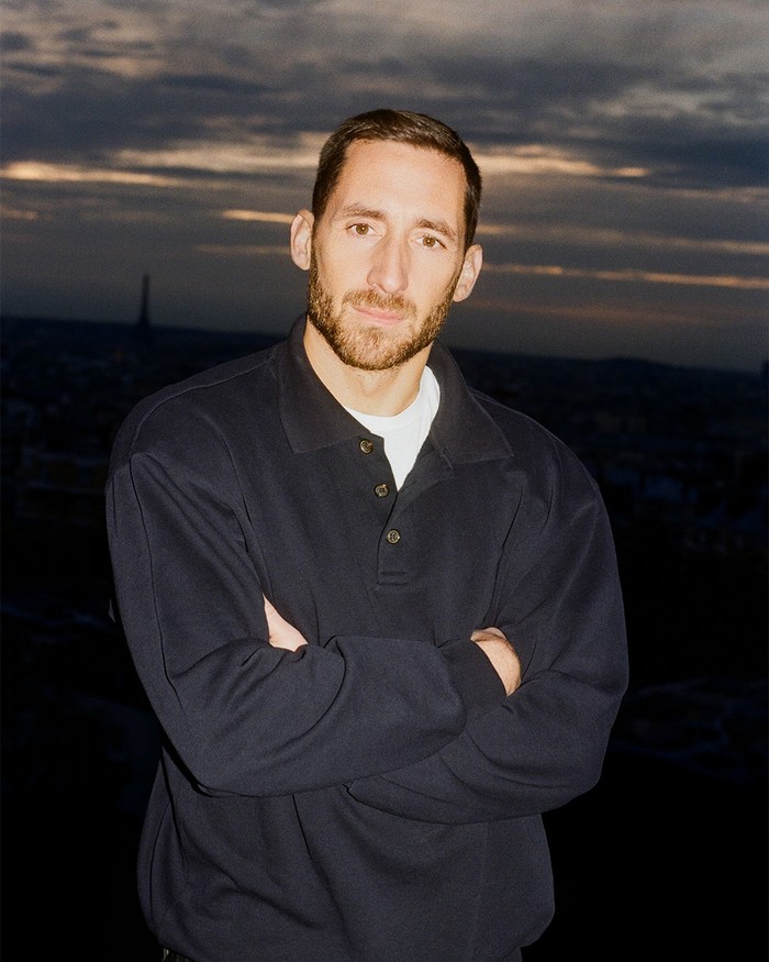 Antonin Tron sebagai direktur kreatif Balmain. Ia akan presentasikan koleksi perdana di Paris, Maret 2026.