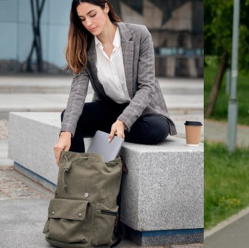 Backpack vs Tote Bag, Mana yang Terbaik untuk Kerja?