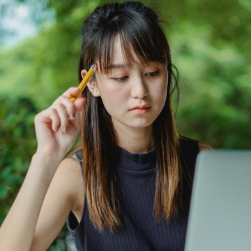 Bukan Kurang Niat, Ini 7 Tanda Brain Fog yang Bikin Susah Fokus Menurut Ahli