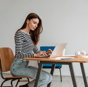 Jangan Disepelekan, Ini 8 Dampak Duduk Terlalu Lama untuk Kesehatan