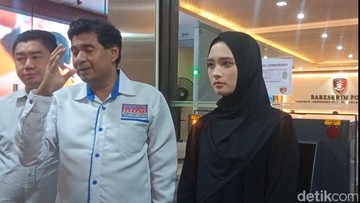 Update Informasi Selebriti InsertLive : Bantah Gadai Mobil Anak Tanpa Izin Virgoun, Ini Sumber Kekayaan Inara Rusli 