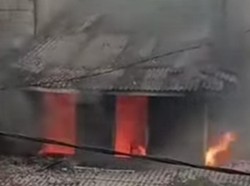 Rumah Makan di Bogor Kebakaran gegara Tabung Gas Bocor, 1 Orang Terluka
