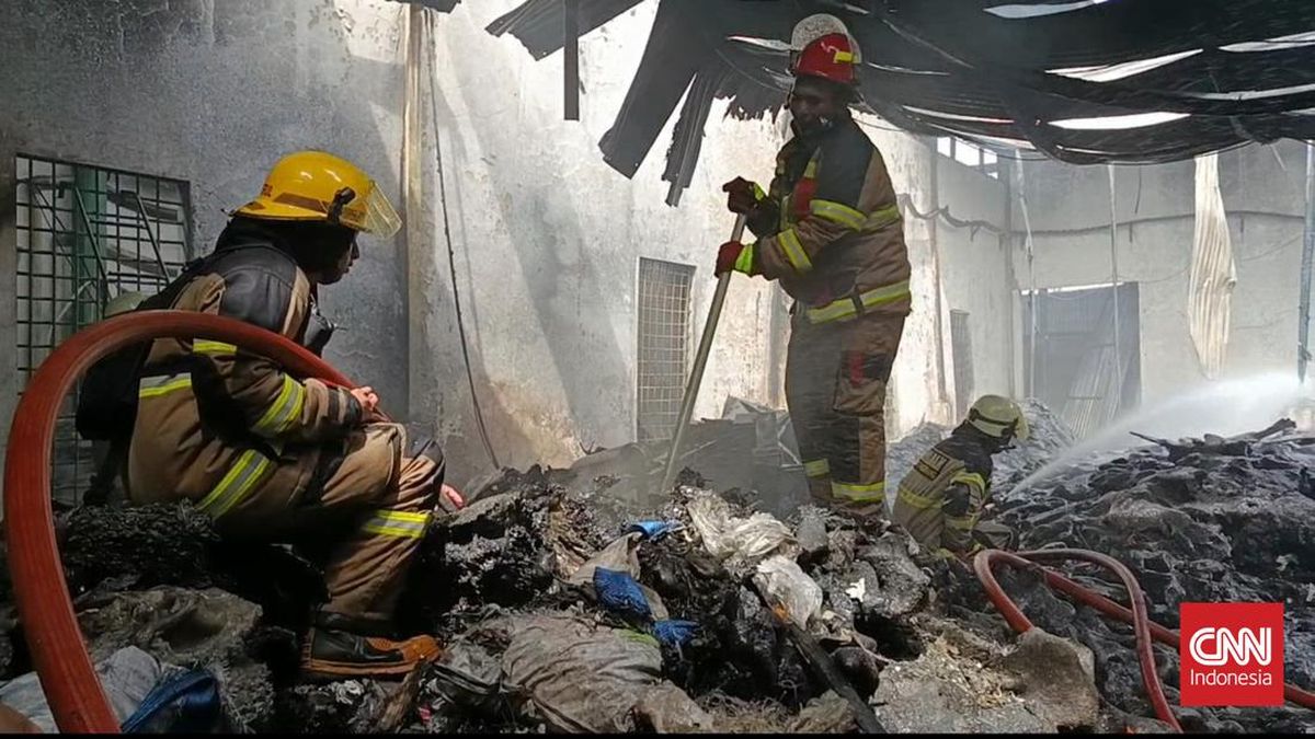 Kebakaran Pabrik Styrofoam di Tangerang, Karyawan Panik Berhamburan