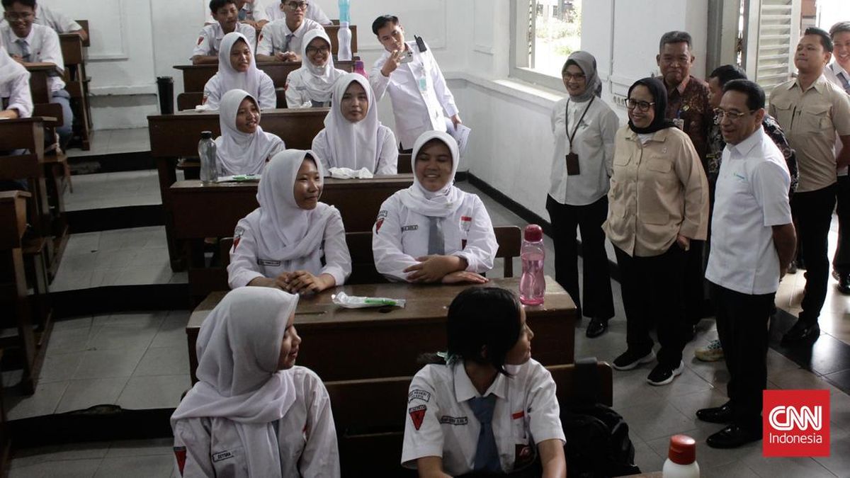 Nanik Deyang Resmi Dilantik Jadi Kepala BGN