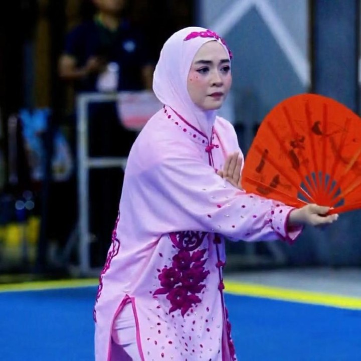 <p>Tak hanya piawai di dunia akting, sejumlah artis juga menekuni olahraga hingga mengikuti kompetisi. Hal serupa dilakukan oleh Nuri Maulida yang belum lama ini&nbsp;menjadi salah satu peserta&nbsp;pertandingan Wushu. (Foto: Instagram @nurimaulida)</p>