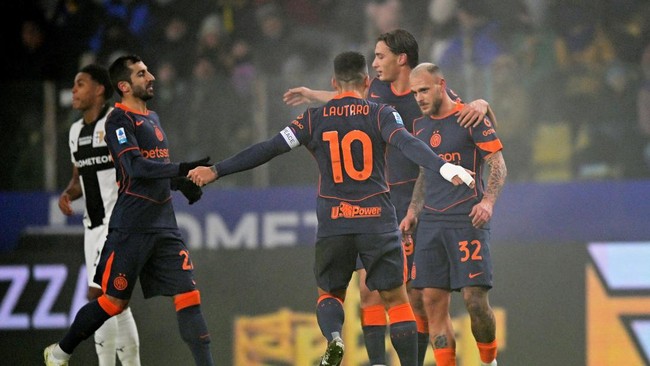 Inter Milan kukuh di puncak klasemen Serie A liga Italia setelah membukukan tiga poin saat menjalani laga tandang ke markas Parma.
