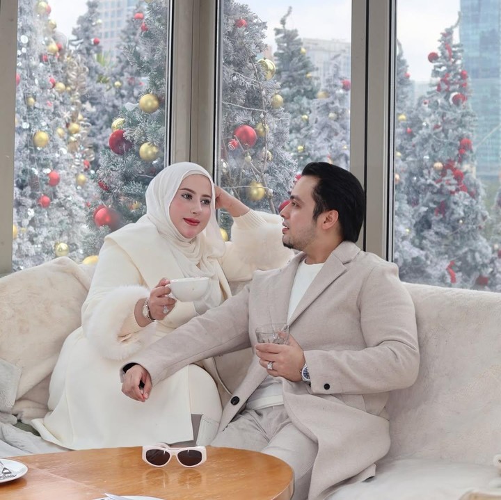 <p>Tasyi dan sang suami memutuskan terbang ke China untuk merayakan ulang tahun pernikahan ke-11 di awal tahun ini. Keduanya memulai perjalanan ke Kota Shanghai untuk menikmati musim dingin romantis bersama. (Foto: Instagram @tasyiiathasyia)</p>