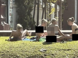 4 Turis Pede Berbikini di Dekat Kuil Chiang Mai, Warlok Jadi Resah