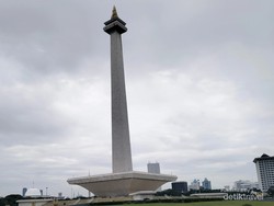 Monas Masih Jadi Favorit Wisata Keluarga dan Anak Sekolah
