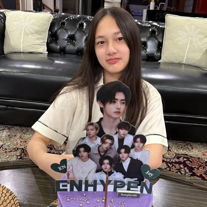 <p>Salah satunya datang dari akun Instagram<em> @han****</em> yang menulis, "Mirip Suzy..apalagi Suzy versi seumuran, mirip banget". Tak hanya itu, <em>@meku****</em> juga berkomentar, "Eleanor mirip mba Suzy,". Akun <em>@les****</em> menambahkan, "Cakep kayak artis Korea". (Foto: Instagram @ussypratama)</p>