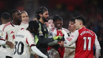 FOTO: Diwarnai Keributan, Arsenal vs Liverpool Berakhir Imbang