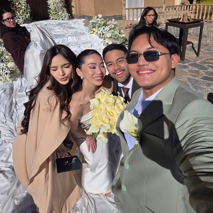 <p>Selain Vidi dan Sheila, pasangan artis Mahalini dan Rizky Febian juga turut diundang di acara pernikahan Ranggaz dan Angie. Mahalini dan Rizky Febian juga mem-posting foto pernikahan Renngas dan Angie setelah keduanya mengingat janji suci. "CONGRATSSS GUUYYSS @ranggazlaksmana @angieprijanto," tulis Rizky. (Foto: Instagram @rizkyfbian)</p>