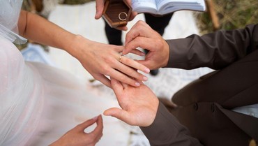 Viral Promosi Nikah Muda, Ternyata Bisa Berisiko Tingkatkan Kanker Serviks