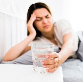 4 Minuman Alami yang Bantu Meredakan Sakit Kepala, Mudah Dibuat di Rumah!