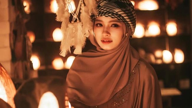 Inara Rusli Diduga Punya Akun Palsu demi Bela Diri dari Komentar Netizen