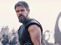 Matt Damon Singgung Kebiasaan Nonton Sambil Main HP di Zaman Sekarang