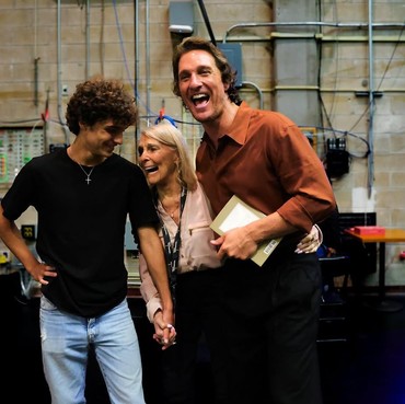 Matthew McConaughey Sebut Sang Ibu Adalah Bukti Kebahagiaan Bikin Panjang Umur