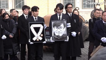 Deretan Aktor Korea yang Hadiri Pemakaman Ahn Sung Ki