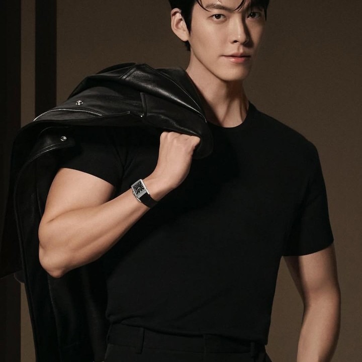 <p>Peringkat kedua yang menduduki artis Korea teratas dalam reputasi merek model periklanan adalah Kim Woo Bin. Aktor tampan asal negeri Gingseng tersebut berhasil menghasilkan indeks reputasi merek sebesar 1.073.333.(Foto: IG @____kimwoobin)</p>