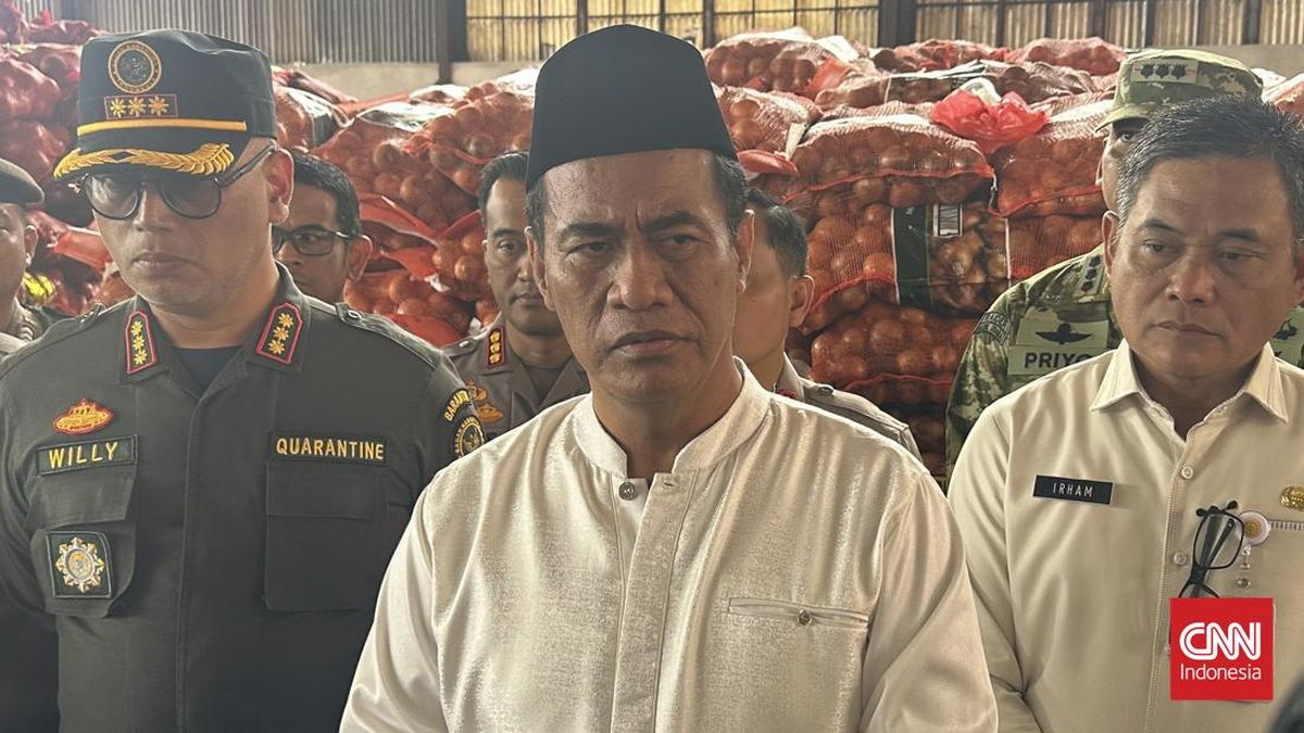 Mentan Amran Sita 123 Ton Bawang Bombai Ilegal di Semarang