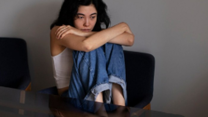 Cancer dikenal sebagai zodiak yang penuh kasih dan sangat berorientasi pada keluarga. Namun, kepekaan emosionalnya membuat Cancer mudah merasa tidak dihargai dan tidak layak dicintai./ Foto: freepik.com