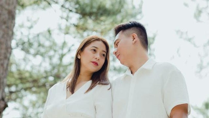 7 Cara Menghadapi Pasangan yang Moody Tanpa Menguras Emosi