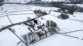 FOTO: Inggris Diselimuti Salju, Diikuti Pemadaman Listrik