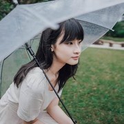 6 Kepribadian Orang yang Suka Hujan, Terlihat Tenang, Peka, dan Punya Dunia Sendiri