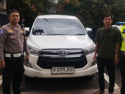 Viral Mobil Lawan Arah di Tol Dalam Kota, Berujung Ditilang Polisi