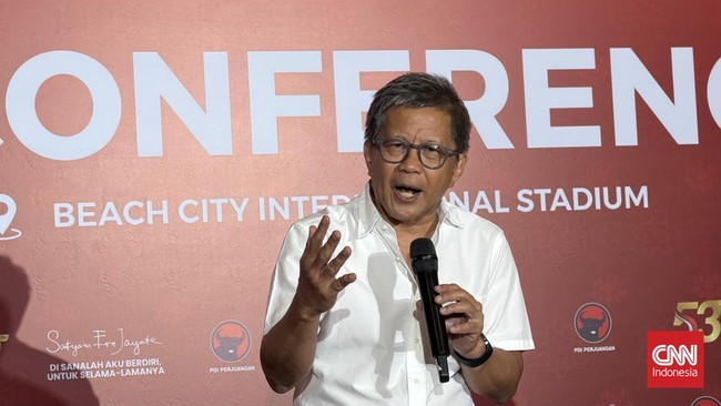 Rocky Gerung ungkap detail pidato Megawati di HUT PDI Perjuangan Ke-53, Beach City International Stadium, Sabtu (10/1).