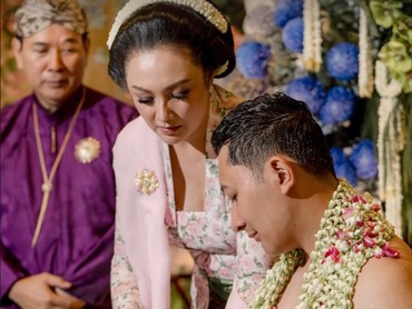 Jelang Nikah, 7 Momen Pengajian Darma Mangkuluhur Didampingi Tommy Soeharto & Tata Cahyani