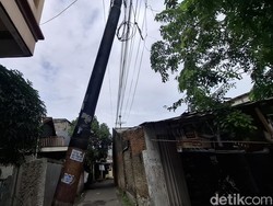 Suara Tiang Listrik Lewat Tengah Malam yang Bikin Warga Merasa Aman