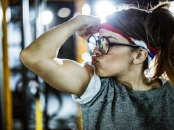 Bau Badan Saat Olahraga: Proses Alami Tubuh atau Masalah yang Bisa Dicegah?